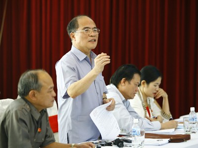 Phó Thủ tướng Nguyễn SInh Hùng phát biểu tại thảo luận tổ Ảnh: Hồng Vĩnh