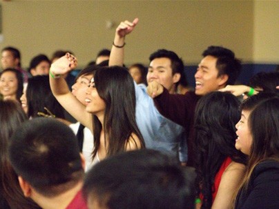 Sinh viên Việt tại Mỹ thi nhảy làm từ thiện