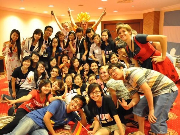 Các sinh viên Việt Nam, quốc tế tại hội nghị. Ảnh: Hải Yến