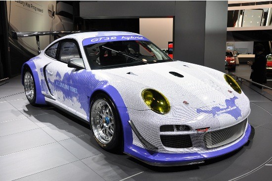 Lạ mắt với Facebook Porsche 911 GT3 R Hybrid