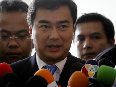Cựu thủ tướng Thái Lan Abhisit bị truy tố tội giết người