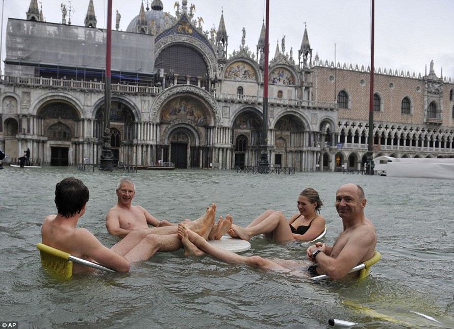 Thành Venice ngập trong nước