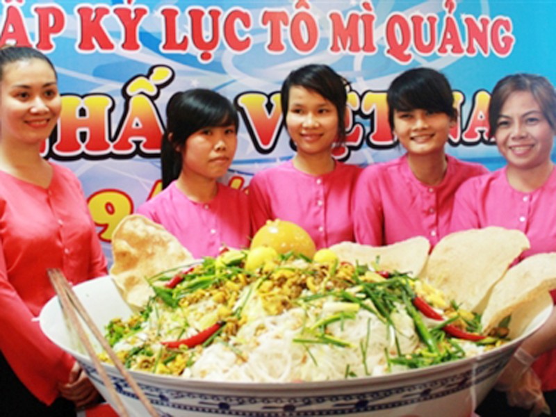 Tô mì Quảng lớn nhất Việt Nam