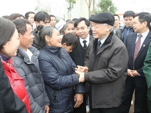 Tổng Bí thư chúc Tết nhân dân huyện Thạch Thất