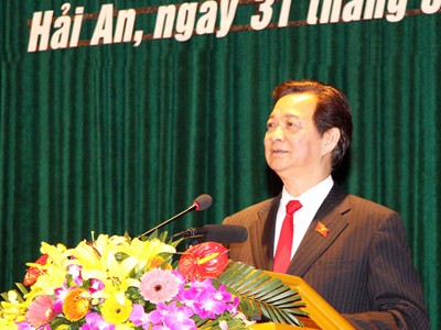Thủ tướng phát biểu tại buổi tiếp xúc cử tri ở quận Hải An (Hải Phòng)