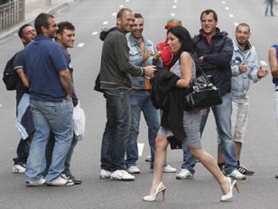Bỉ: Trêu ghẹo phụ nữ sẽ bị phạt tiền