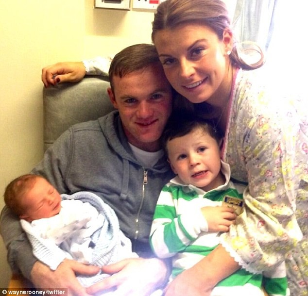 Wayne Rooney đón con trai thứ hai chào đời