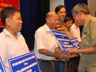 CLB phòng chống tội phạm Phú Hòa nhận bằng khen của Thủ tướng