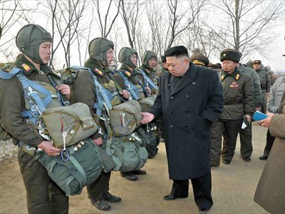 Ông Kim Jong-Un thị sát quân đội, chuẩn bị chiến tranh
