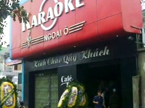 Bốn thanh niên hạ sát chủ quán karaoke ra đầu thú