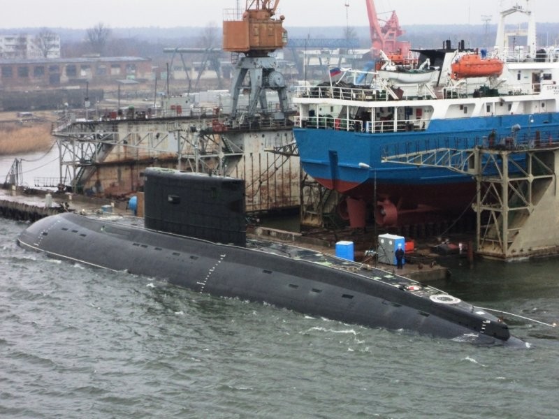 Nga cam kết giúp VN phát triển toàn diện hạm đội tàu ngầm