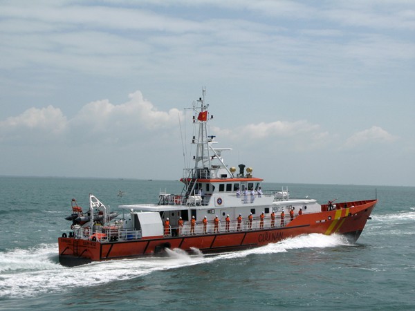 Cử tàu lớn cứu thuyền viên bị thương trên biển