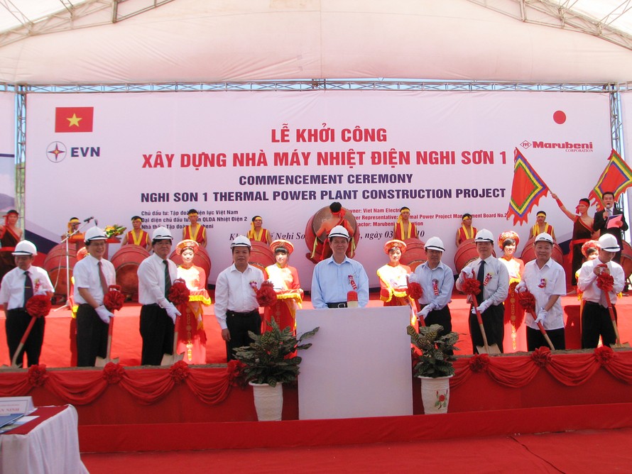 Thủ tướng chính phủ Nguyễn Tấn Dũng phát lệnh khởi công xây dựng Nhà máy nhiệt điện Nghi Sơn I tại xã Hải Hà, Tĩnh Gia, thuộc khu kinh tế Nghi Sơn(Thanh Hoas0 vào sáng 3- 7