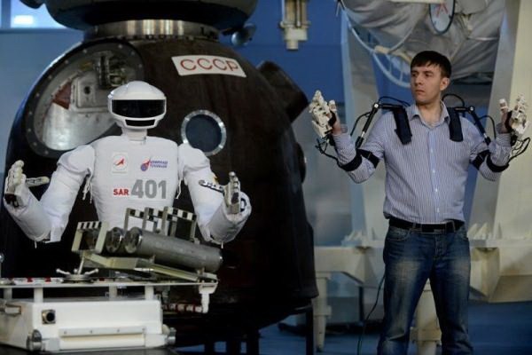 Chùm ảnh: Robot - vũ trụ SAR-401 do Nga chế tạo