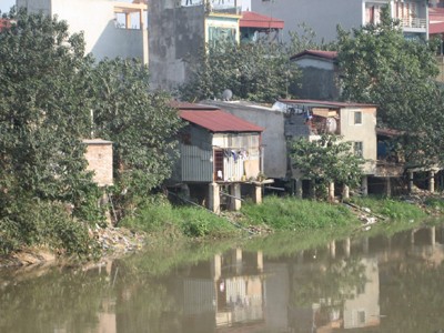 Công trình vi phạm sát lòng sông Nhuệ tại xã Tả Thanh Oai
