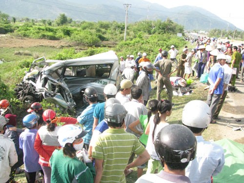 Tai nạn thảm khốc, 13 người chết, bị thương