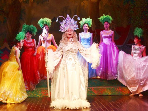 Vở “Bà chúa tuyết”- đạo diễn Tuấn Hải- từng lập kỷ lục diễn 6 suất/ngày dịp 1-6 và Trung thu 2010