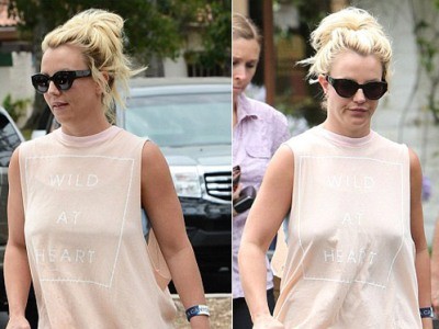 Britney Spears lại 'thả rông' xuống phố