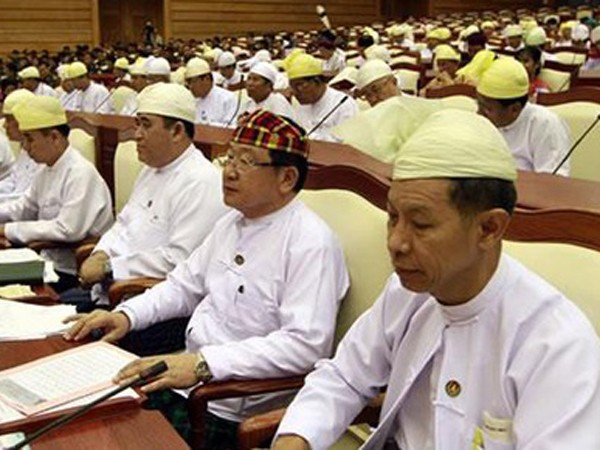 Quang cảnh phiên họp Quốc hội Myanmar ngày 23-4-2012.