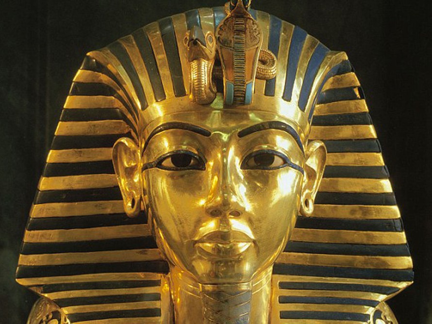 Xác ướp Pharaoh Ai Cập bốc cháy