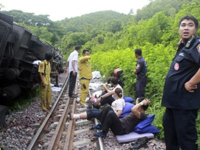 Hiện trường vụ tai nạn tàu hỏa ở Thái Lan hôm 17/7