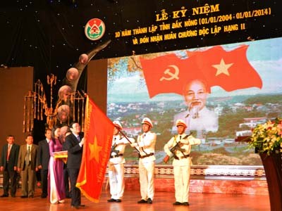 Chủ tịch Nước trao Huân chương Độc lập cho tỉnh Đắk Nông