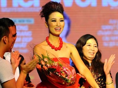 Huyền Trang đăng quang Vietnam's next top model