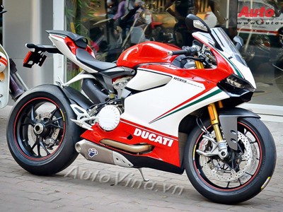 Ducati 1199 Tricolore đầu tiên về Việt Nam