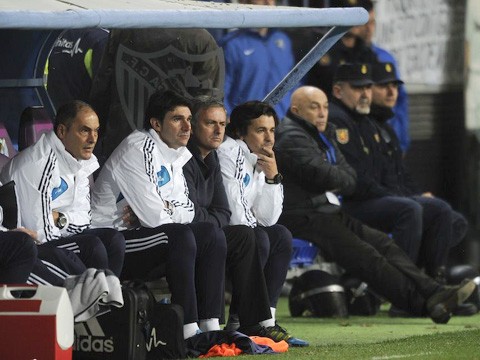 Ai đứng sau mâu thuẫn Mourinho - Casillas?