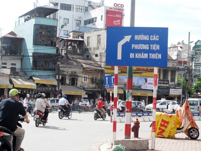 Nhiều lái xe bị xử phạt oan tại nút giao thông Nguyễn Lương Bằng - Khâm Thiên vì lỗi “sai làn đường”