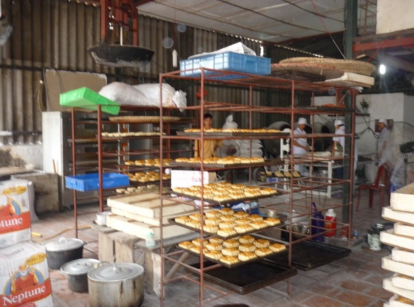 Kiểm tra các cơ sở sản xuất bánh trung thu