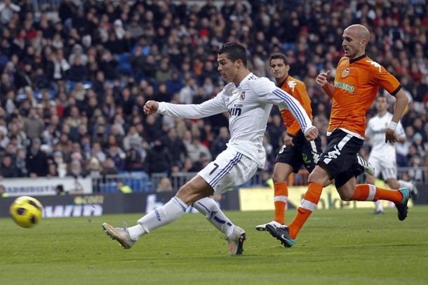 Ronaldo lập cú đúp, Real thắng trận