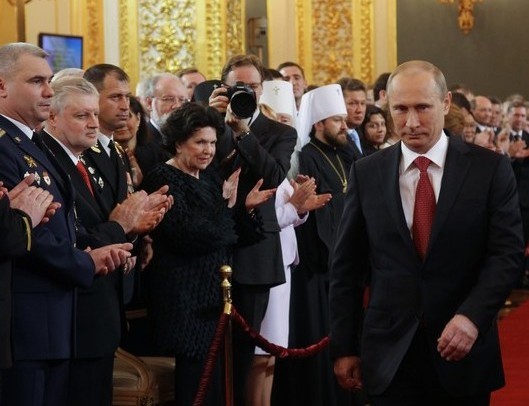 Ông Putin trở lại điện Kremlin