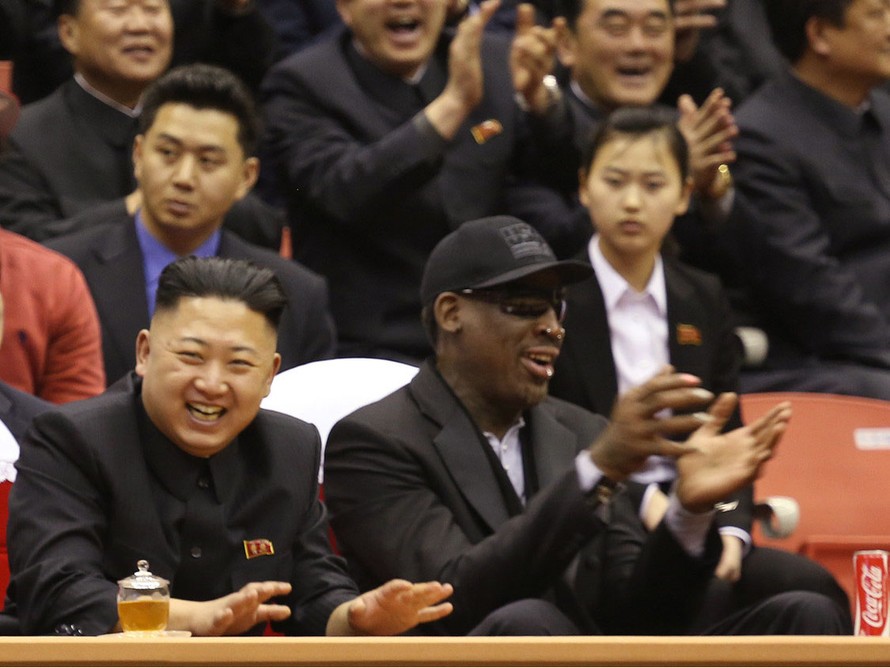 Ngôi sao bóng rổ Mỹ Dennis Rodman cùng lãnh đạo Triều Tiên Kim Jong Un