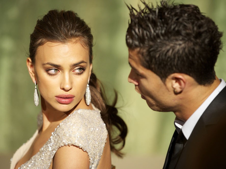 Ronaldo và cô bồ xinh đẹp Irina Shayk bị coi là có ‘liên hệ’ với thế giới ngầm Ảnh: El Pais