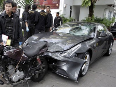 Công tử hãng đồ uống Red Bull lái siêu xe đâm chết cảnh sát