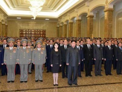 Vợ Kim Jong Un tái xuất, đập tan nghi án thất sủng