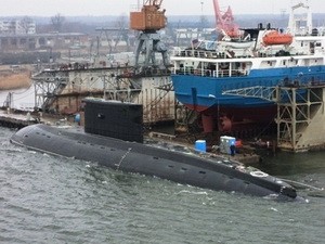 Tàu ngầm diesel/điện trong quá trình thử nghiệm ở Nga.