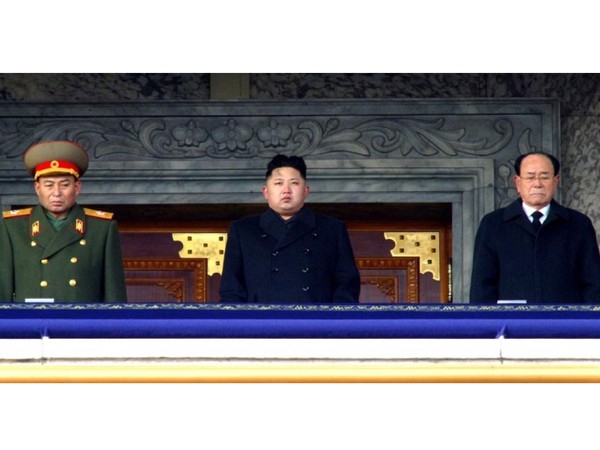 Đại tướng Kim Jong-un (giữa). Ảnh: Getty Images