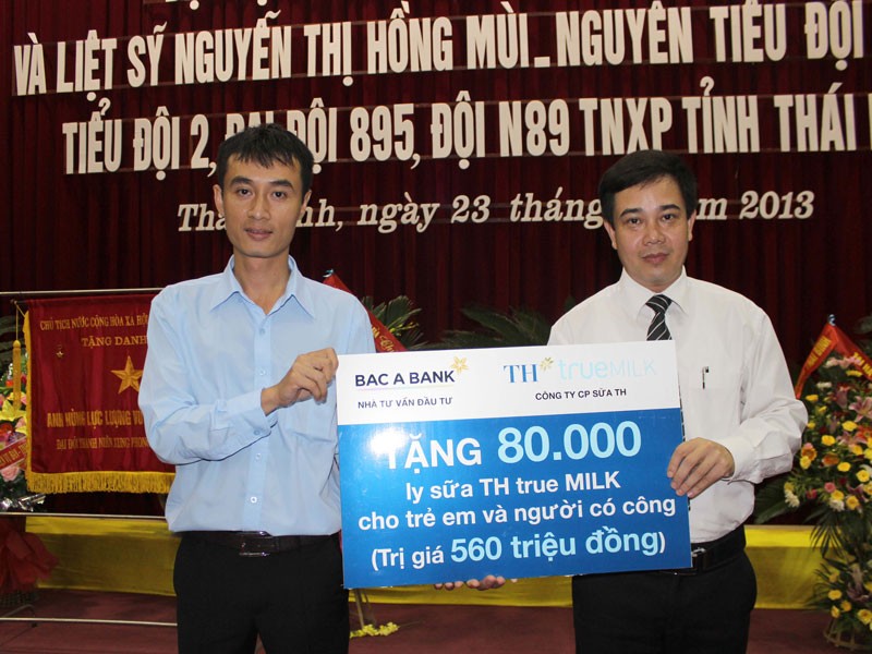 Tặng 80.000 ly sữa cho cựu TNXP, thương binh, trẻ em nghèo