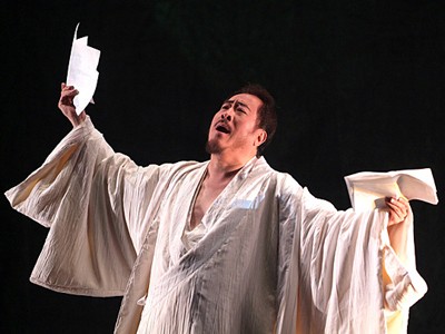 Tian đóng vai Lý Bạch trong vở opera cùng tên Ảnh: Mark Kiryluk