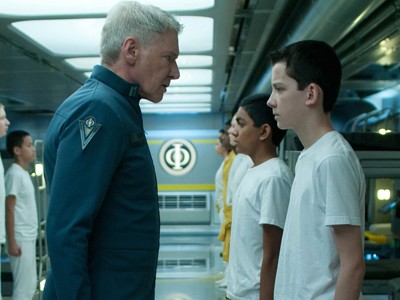 Harrison Ford đào tạo chiến binh nhí trong " Ender's Game"