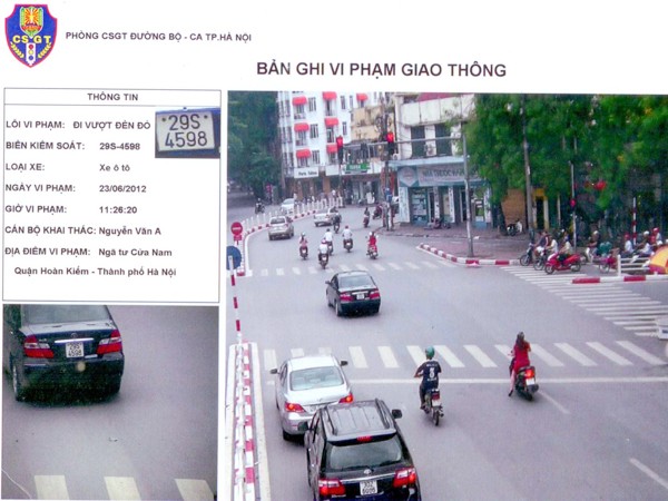 “Bản ghi vi phạm giao thông” một trường hợp vượt đèn đỏ ở ngã tư Cửa Nam, Hà Nội