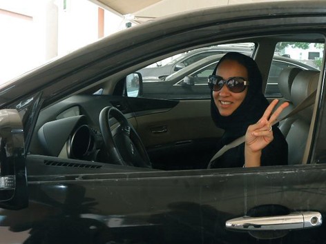 Phụ nữ Ảrập đòi quyền lái xe