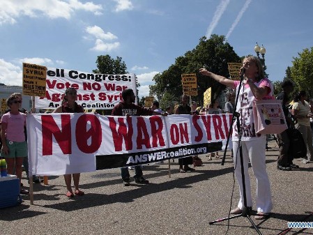 Người biểu tình tụ tập trước Nhà Trắng phản đối tấn công Syria