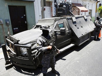 Mexico thu xe bọc thép của băng đảng ma túy