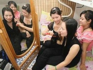 Địa ngục trần gian của các cô gái Việt nhẹ dạ