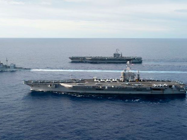 Tàu sân bay Mỹ triển khai đội hình ở biển Đông