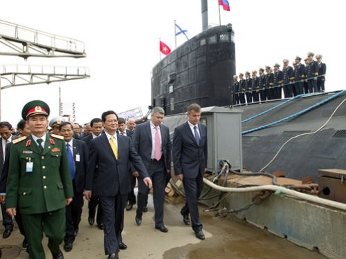 Tàu ngầm Việt Nam sẽ 'thay đổi cán cân quân sự tại biển Đông'