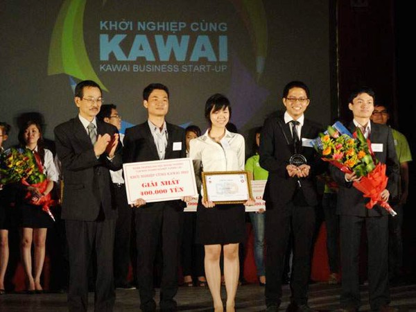 Nhóm sinh viên giành giải nhất cuộc thi Khởi nghiệp cùng Kawai